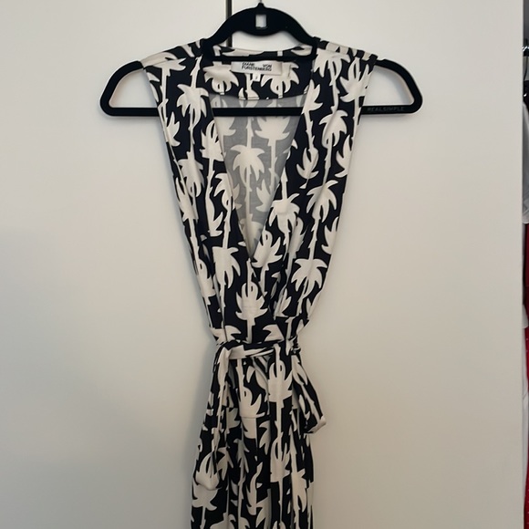 DVF Terria silk jumpsuit - Picture 3 of 3